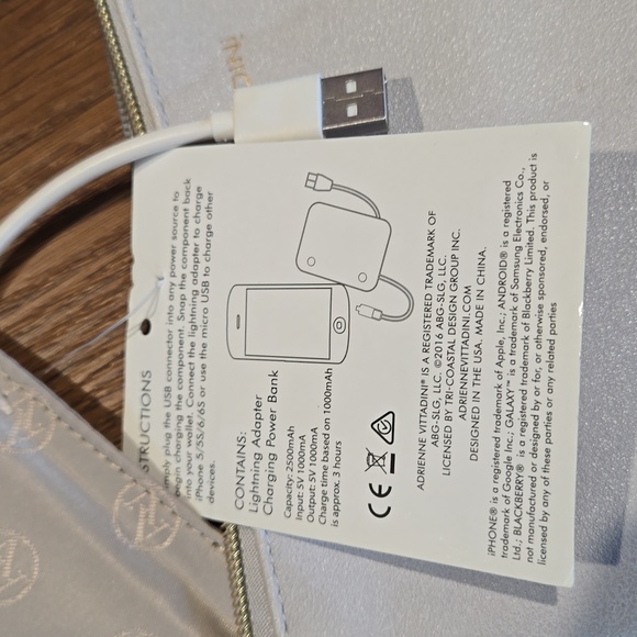 NWT..  ADRIENNE VITTADINI CHARGING WALLET... #6475 - Picture 6 of 6